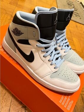 Nike Air Jordan 1 High Men’s Sneakers - White, Light Blue & Black